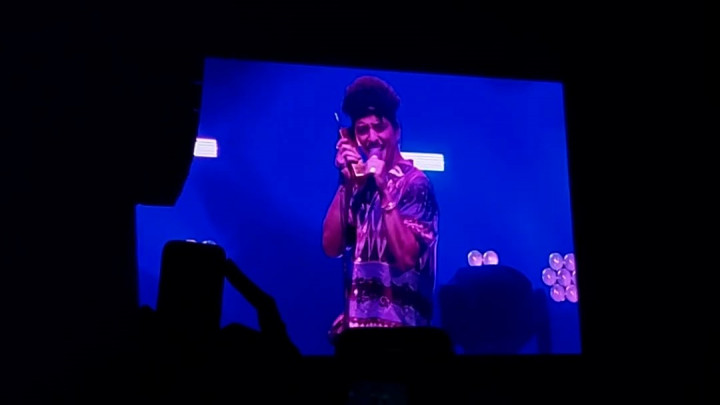 Bikin Hati Meleleh! Bruno Mars Bilang Aku Kangen Kamu Sayang