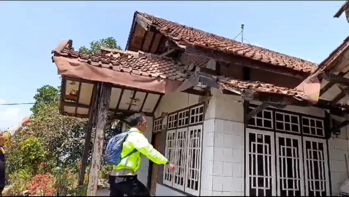 Dampak Gempa Bandung, Ratusan Rumah di Garut Alami Kerusakan