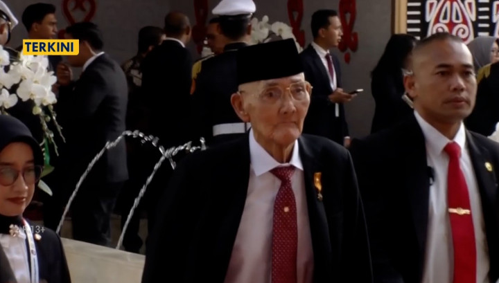 Wapres ke-6 RI Try Sutisno Hadiri Pelantikan Anggota DPR 2024-2029