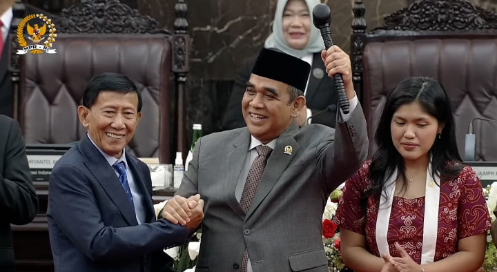 Penyerahan Palu Sidang Kepemimpinan MPR RI 2024-2029