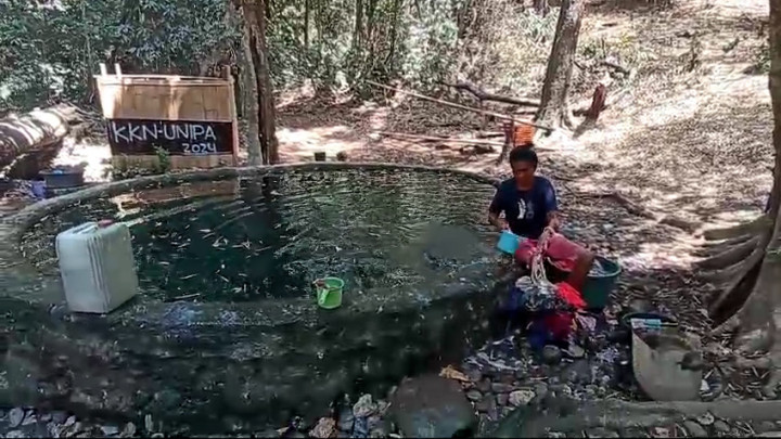 Gunung Lewotobi Masih Erupsi, Warga Terpaksa Mandi Pakai Air Bercampur Abu Vulkanik