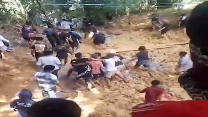 Viral! Diduga Kalah Judi, Penonton Bentrok Dilokasi Arena Adu Kerbau