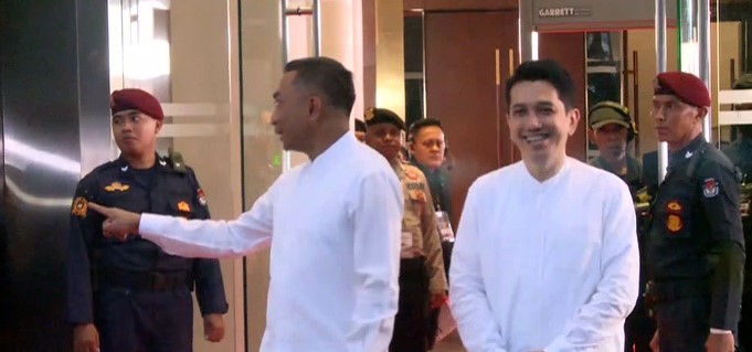 Berkemeja Putih, Dharma-Kun Tiba di JIExpo Kemayoran