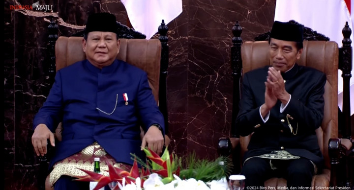 Momen Presiden Prabowo dan Jokowi Bertukar Kursi Usai Ucapkan Sumpah
