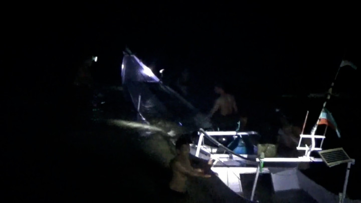 Waduh! Perahu Nelayan di Mamuju Tengah Hancur Diterjang Ombak Tinggi