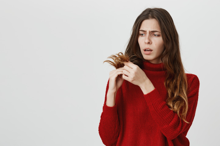 Rambut Kamu Rontok? 5 Langkah Ini Bisa Bantu Menguranginya