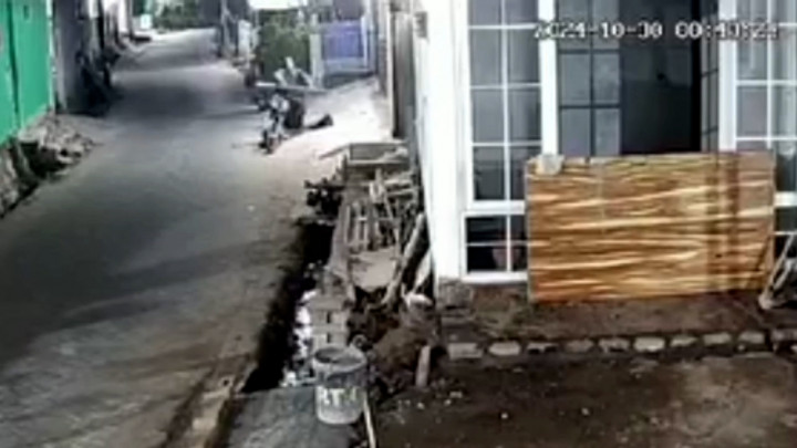 Bikin Geram! 3 Besi Penutup Gorong-gorong di Pasuruan Raib dalam Sehari