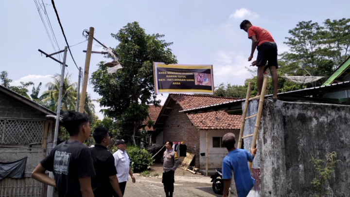 Bikin Geger! Spanduk Peringatan Rawan Tuyul di Jambi Diturunkan Aparat Desa