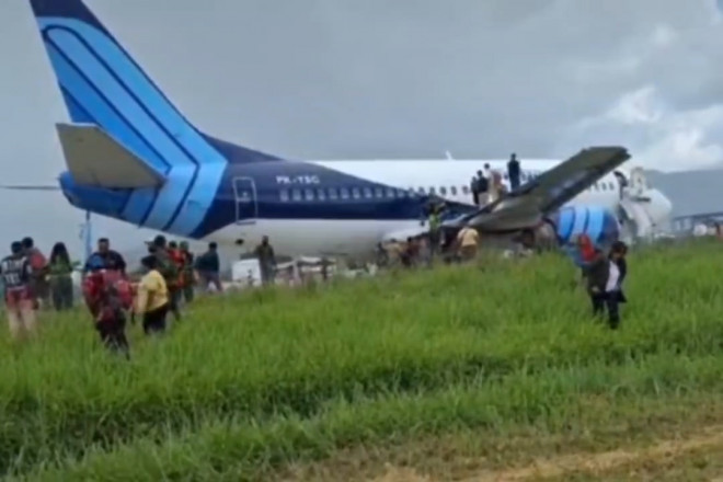 Detik-detik Pesawat Trigana Air Tergelincir di Bandara Sentani Papua