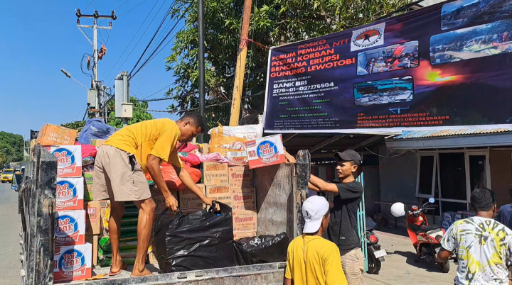 Pasca Erupsi Gunung Lewotobi, Kupang Kirim Bantuan Bencana Lewat Jalur Laut
