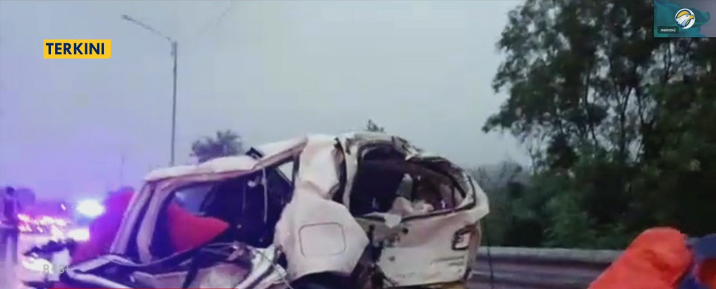 Kecelakaan Beruntun di Tol Cipularang, Puluhan Kendaraan Ringsek