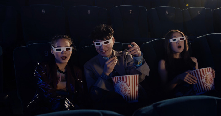 7 Tips Saat Ajak Anak Nonton Bioskop