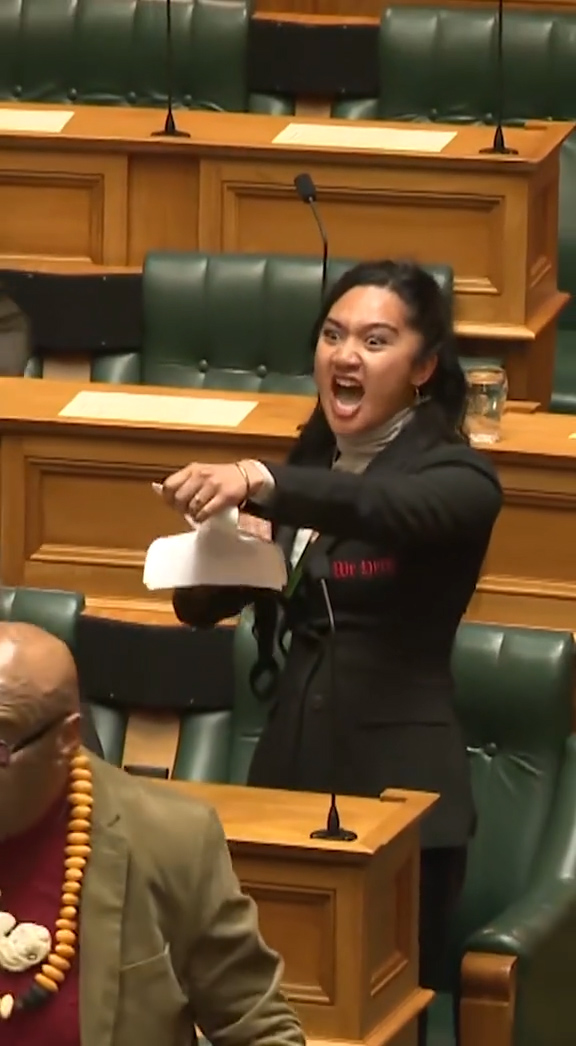 Protes RUU Kontroversional, Anggota Parlemen Selandia Baru Tampilkan Tarian Haka