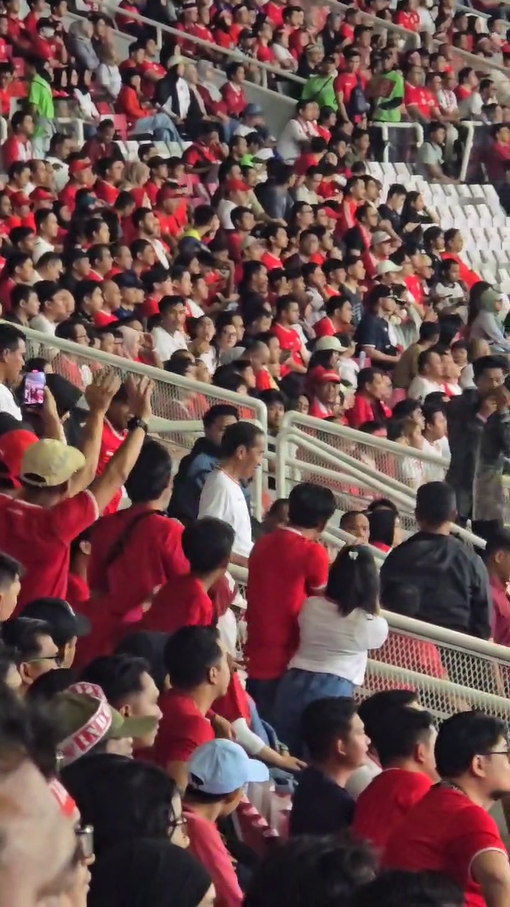 Momen Presiden ke-7 Jokowi Saksikan Laga Indonesia vs Arab Saudi di GBK