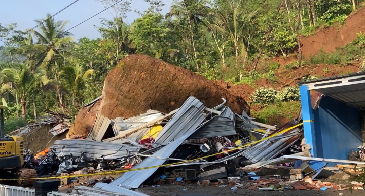 Longsor Timpa Rumah di Purworejo, 3 Orang Tewas