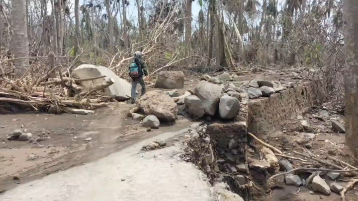 Warga 6 Desa Terisolir Pasca Erupsi Gunung Lewotobi dan Banjir Lahar Dingin