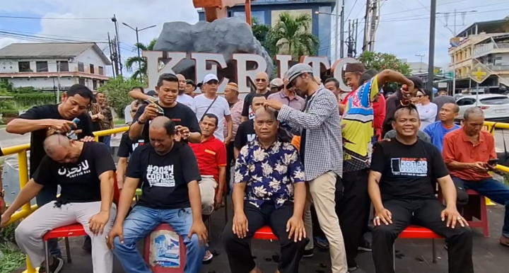 Kotak Kosong Unggul, Relawan Lakukan Cukur Rambut Massal