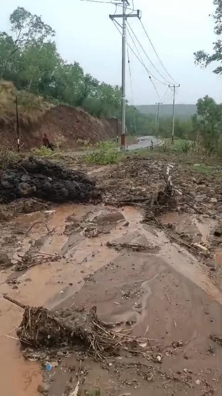 Longsor Terjang Lembata, Jalur Antar Kecamatan Terputus Total