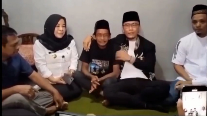 Sampaikan Permintaan Maaf, Miftah Maulana Sambangi Rumah Penjual Es Teh