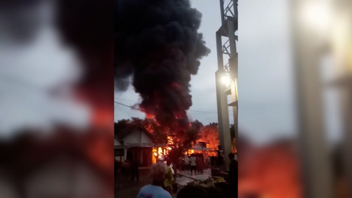 Gas Elpiji Meledak, Gudang Ban di Jombang Ludes Terbakar