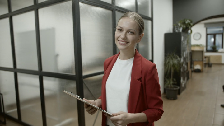 Membangun Resolusi Semangat Positif 2025 dengan 5 Tips Ini