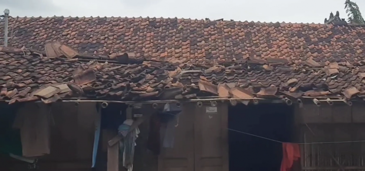 Diterjang Puting Beliung, Puluhan Rumah Warga di Pati Rusak