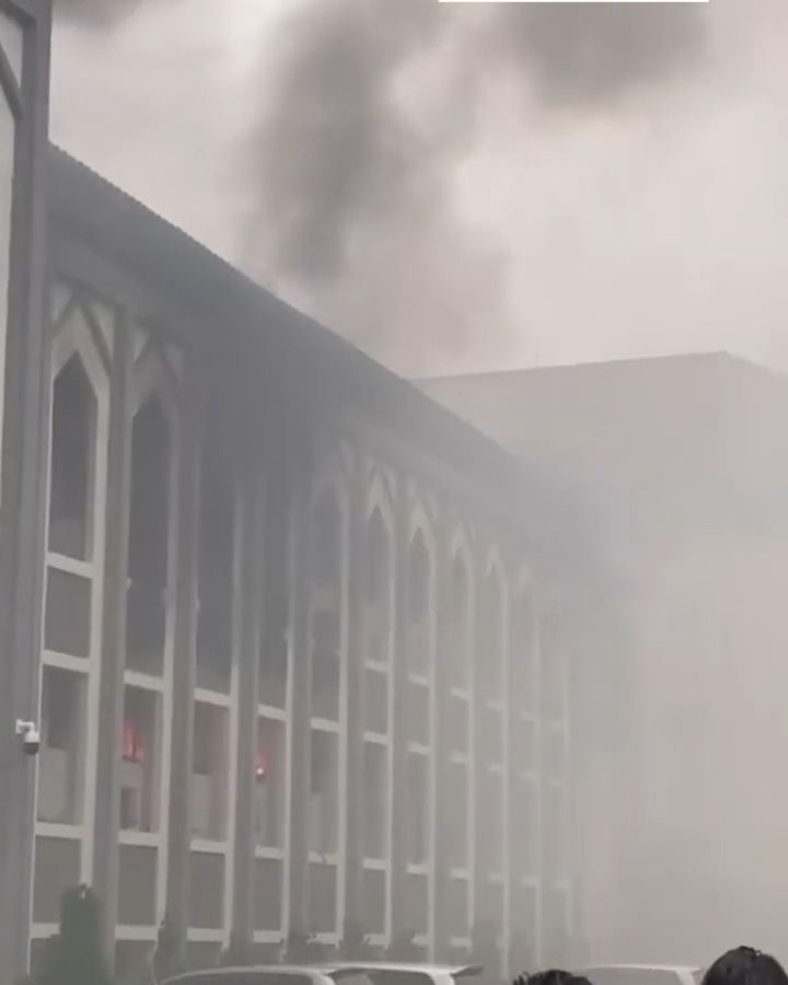 Kebakaran Melanda Gedung Rektorat Kampus UIN Jakarta
