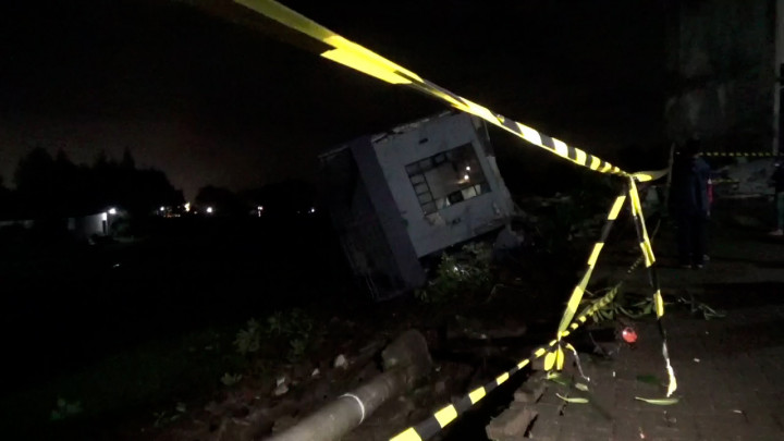 Akibat Hujan Deras, Villa 2 Lantai di Kota Batu Ambruk