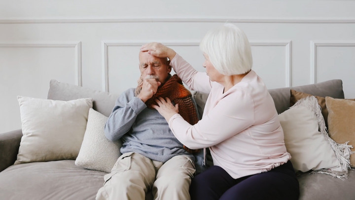 Selain Obat Kimia, 6 Bahan Alami Ini Ampuh Redakan Batuk