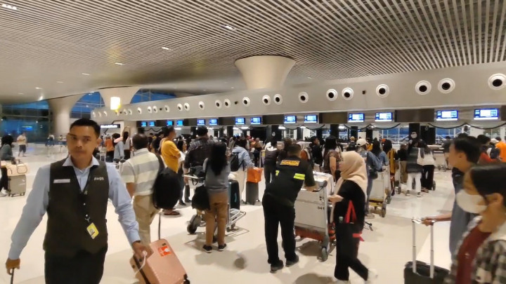 30 Ribu Lebih Penumpang Padati Bandara Sultan Hasanuddin