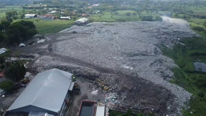 Duh! Sampah di TPA Tanjungrejo Kudus Menggunung