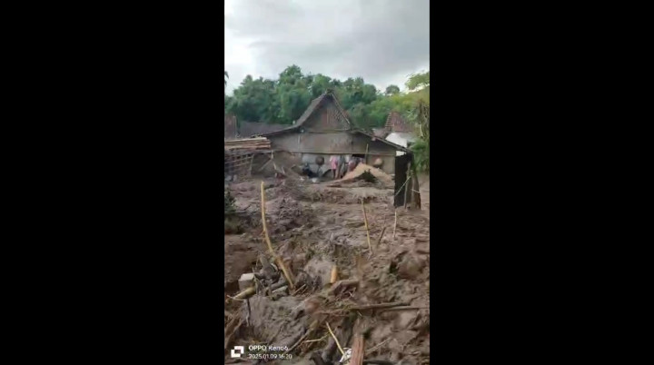 Banjir Bandang di Bondowoso! Belasan Rumah Rusak, Empat Roboh