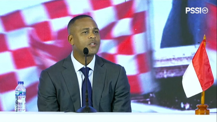 Kluivert Targetkan Empat Poin, Tekankan Pentingnya Hormati Tuan Rumah