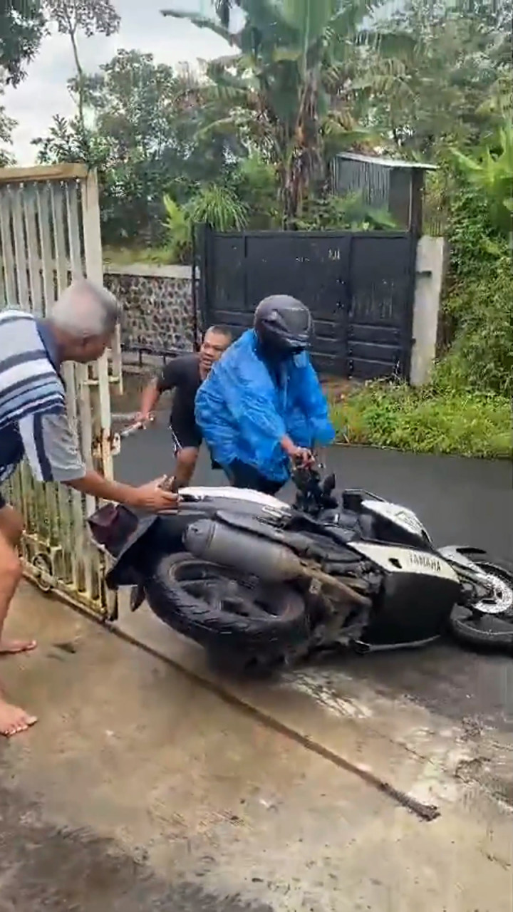 Kepergok Warga! Maling Nekat Balik Lagi untuk Curi Motor