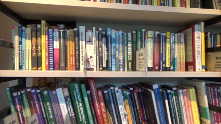 Bikin Koleksi Bukumu di Rumah Jadi Estetik Yuk