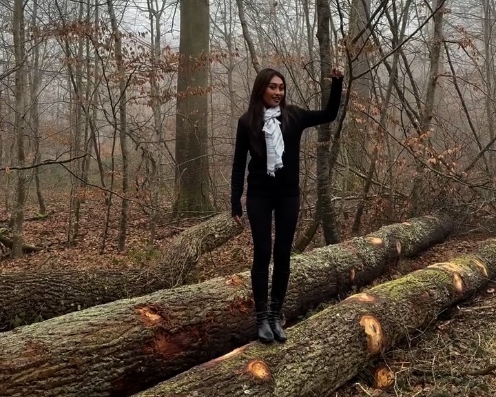 Merinding! Whistle Voice Novia Bachmid Mengalun di Hutan Perancis