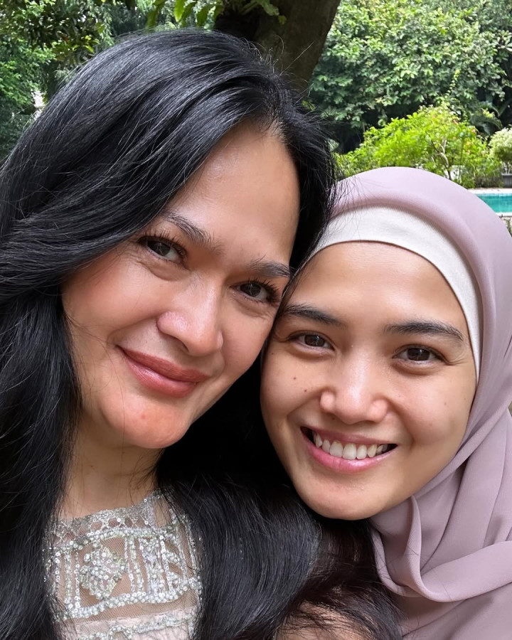 Potret Kedekatan Donna Harun dan Herfiza, Bukti Mantu dan Mertua No Drama!