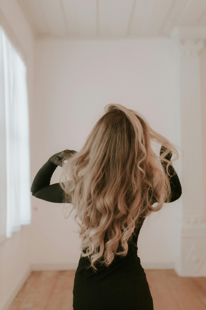 5 Bahan Alami untuk Perawatan Rambut Kering, Mudah Dilakukan!