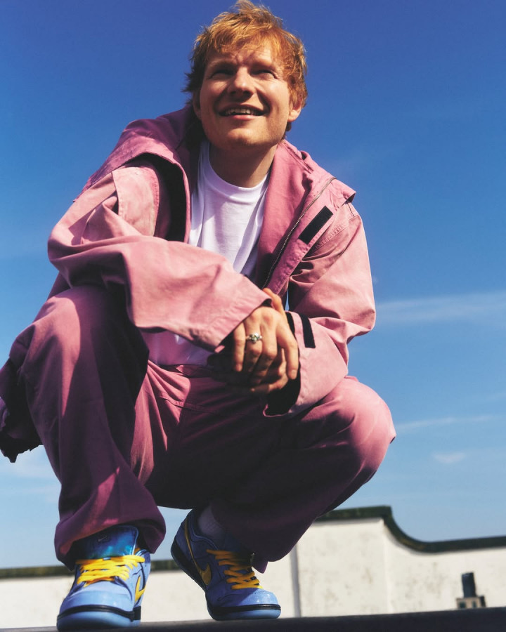 Makin Unik! Ed Sheeran Rilis Lagu “Azizam” Lewat Video Musik