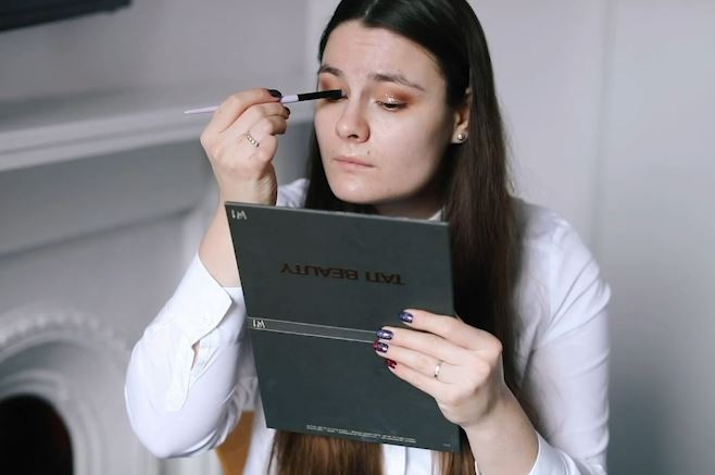 Salah Makeup Bisa Bikin Tua! Ini Kesalahan yang Harus Kamu Hindari