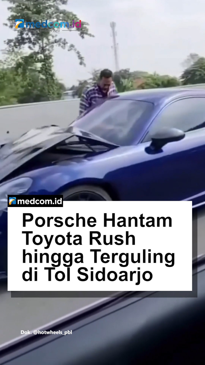 Porsche Hantam Toyota Rush hingga Terguling di Tol Sidoarjo-Porong