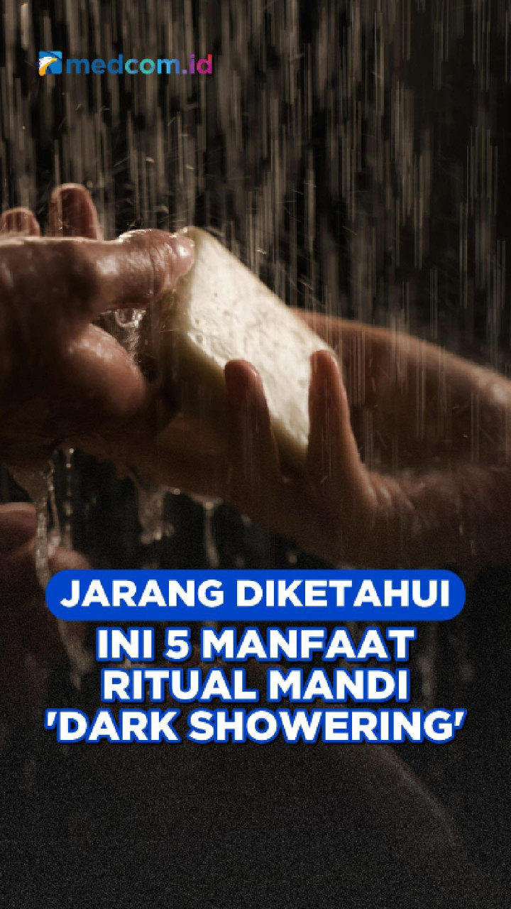 Jarang Diketahui, Ini 5 Manfaat Ritual Mandi 'Dark Showering'