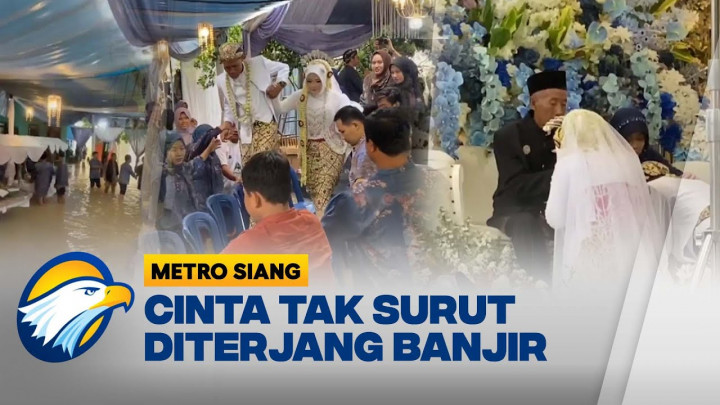 Cinta Sejati! Pengantin di Kudus Tetap Gelar Resepsi di Tengah Banjir