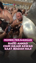 Momen Perjuangan Raffi Ahmad Cium Hajar Aswad saat Ibadah Haji