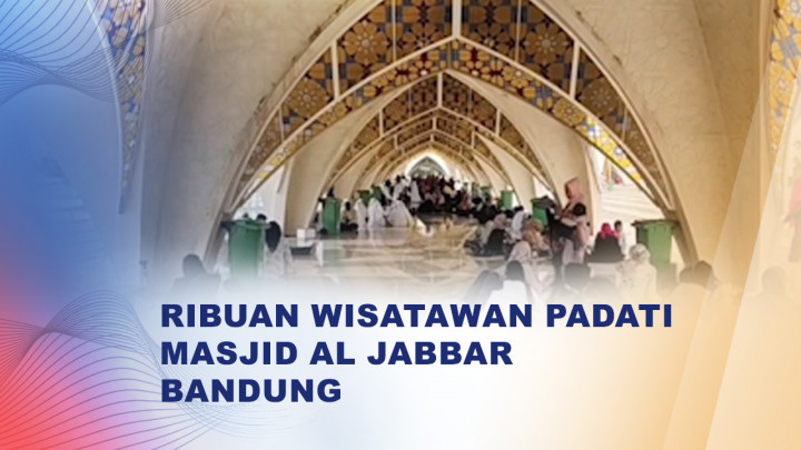 Libur Panjang, Wisatawan Padati Masjid Al-Jabbar Bandung