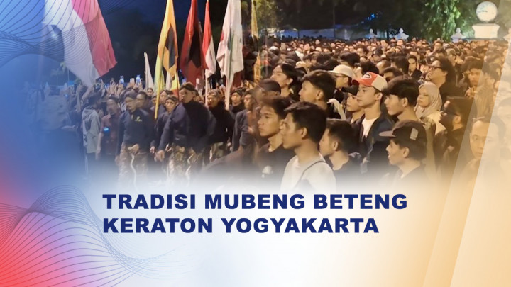 Ribuan Warga Ikuti Tradisi Mubeng Beteng pada Malam Satu Suro di Yogyakarta