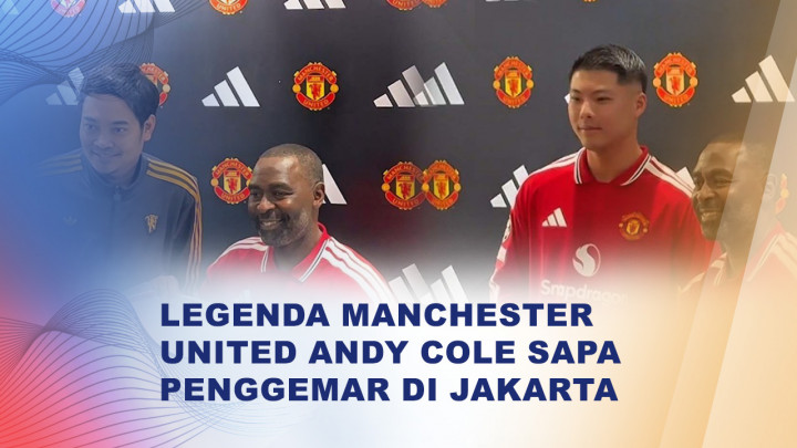Andy Cole Temui Ratusan Penggemar Manchester United di Jakarta