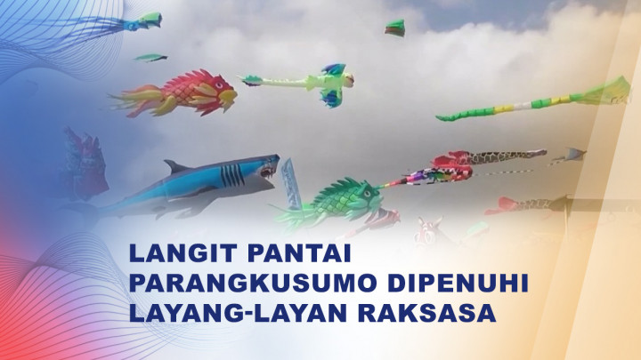 Layang-Layang Raksasa Hiasi Langit Pantai Parangkusumo