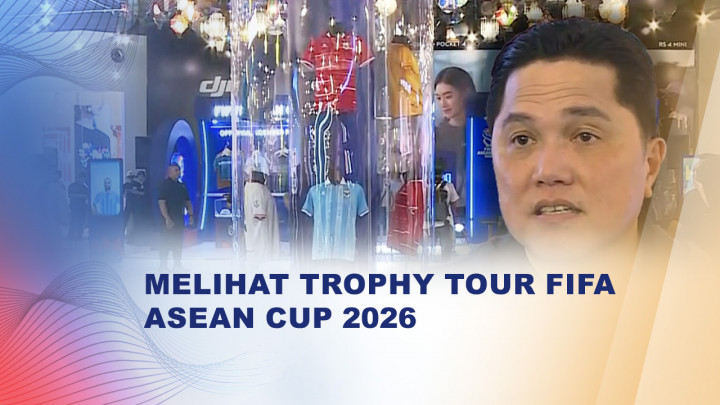 Warga Bandung Antusias Lihat Trophy FIFA ASEAN Cup 2026