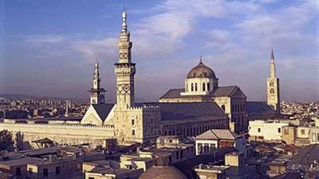 Bernama yang sebuah malik karya terkenal pada arsitek damaskus bin dibangun masjid abdul hasil walid masa Bani Umayyah